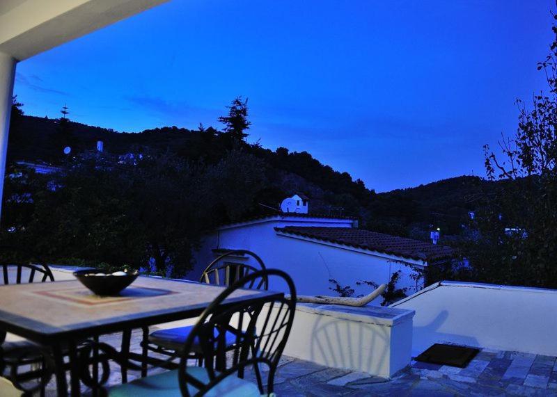 Villa Ftelia Skiathos Town Exterior foto